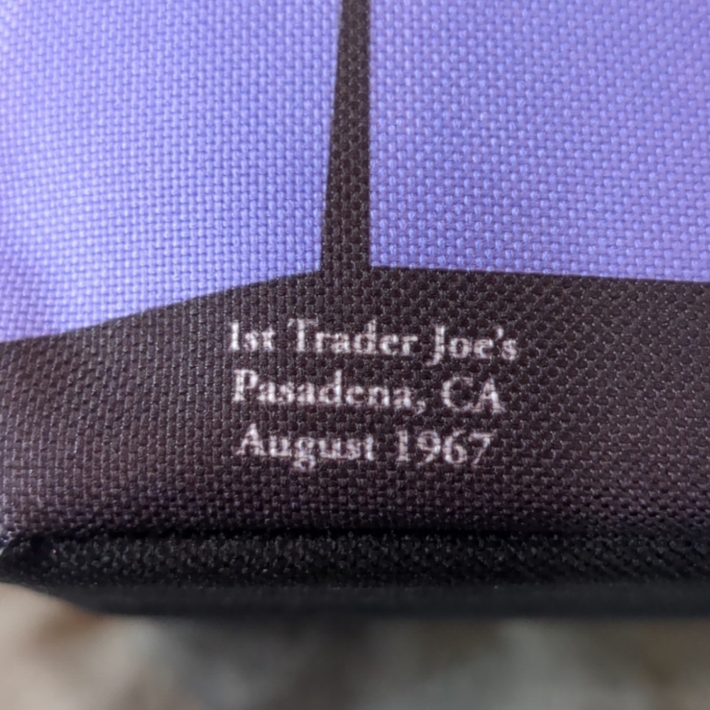 NWT Trader Joe's mini insulated lylac and pink 1.5 gallon cooler bags - Picture 5 of 15